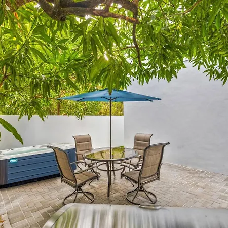 Up To 16 Guests! Modern House Near Wynwood Villa